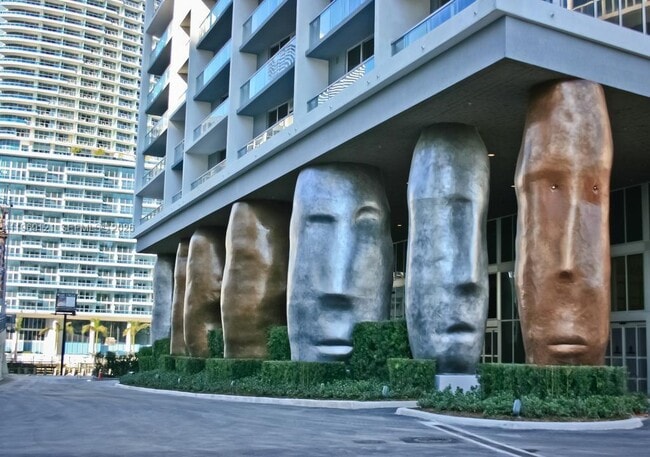 Photo - 485 Brickell Ave Unidad 2206