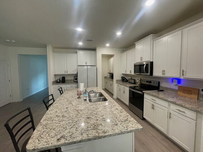 Photo - Gorgeous 4/3 in Arbor Greens