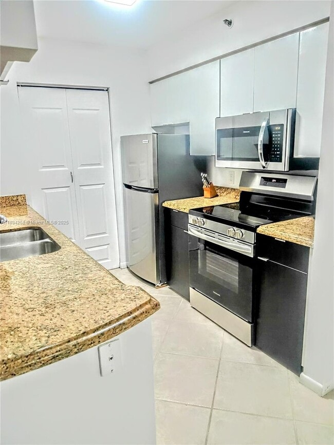 Photo - 19501 E Country Club Dr Unit 9305