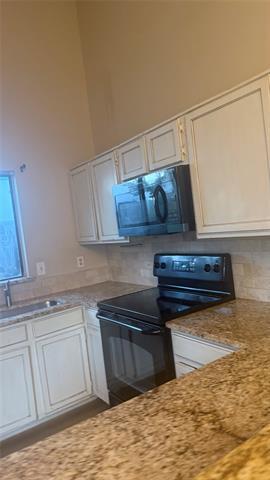 Photo - 10611 Woodleaf Dr