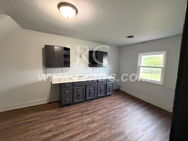 Photo - 1602-2 Main-