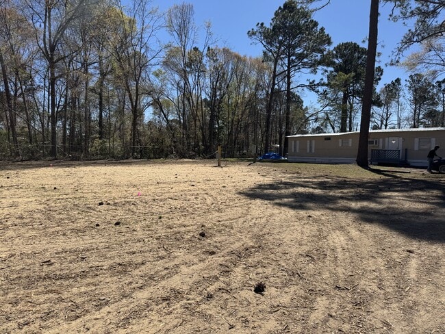 Photo - 211 Victoria Cir