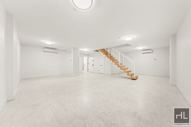 Photo - BRUCKNER BOULEVARD Unit 103