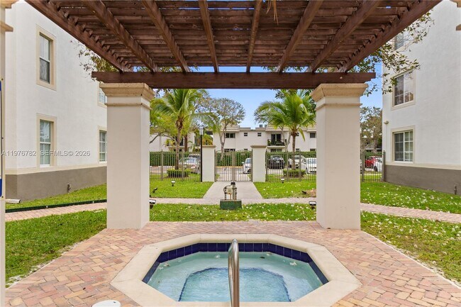 Photo - 6851 SW 44th St Unidad 107