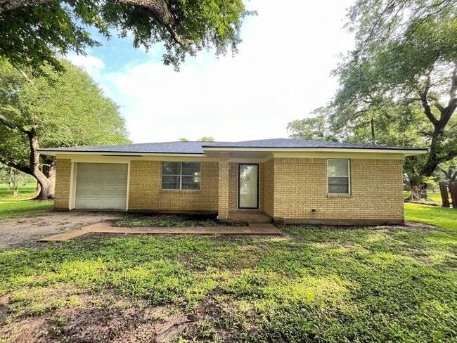 Building Photo - 409 La Bradford Dr