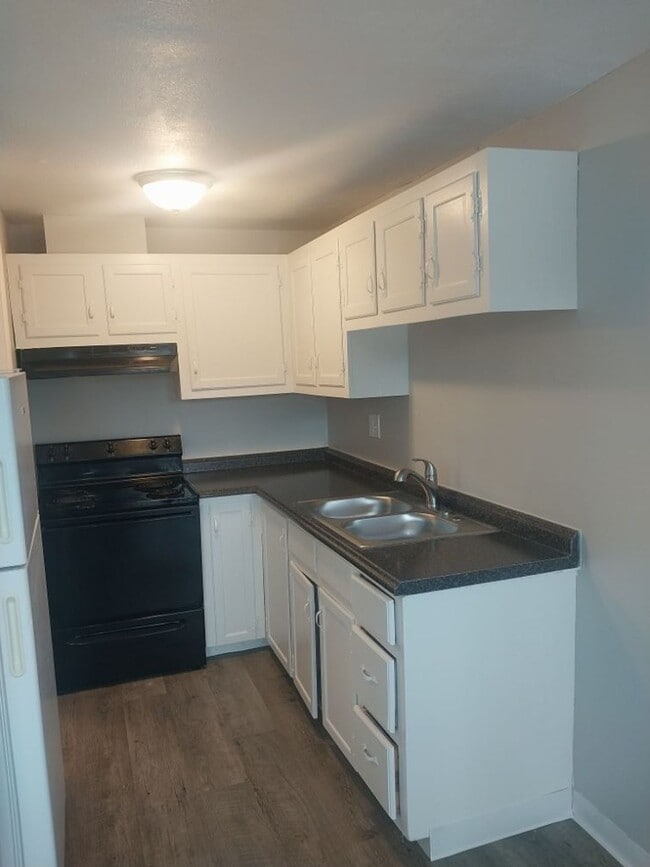 Photo - Beautiful Remodeled Apartments Unit 2791-1