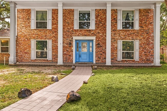 Photo - 2114 Briargreen Dr