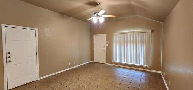 Photo - 3 Bedroom / 2 Bath Duplex – Text 201-231-7...