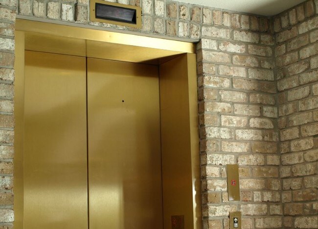 The Parkshore Apartments of Arden Hills