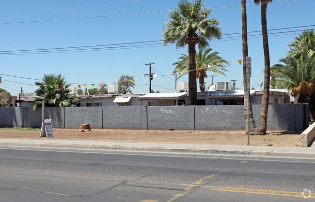 Photo - Palm Lane Apartments