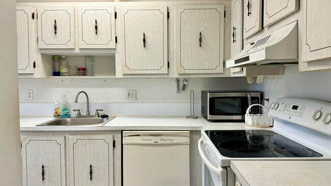 Photo - 1551 NW 20th Ave Unit 102