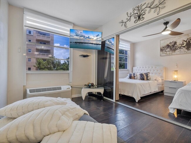 Photo - 710 Washington Ave Unit 315