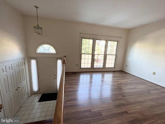Building Photo - 2134 Kings Garden Way