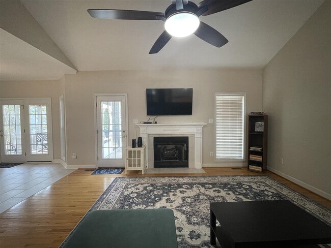 Photo - 11 Hialeah Pl