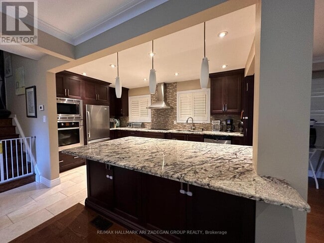 Photo - 290 Gretel Dr
