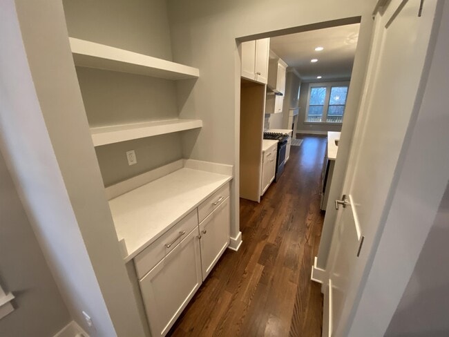Photo - 2020 Scott Ave
