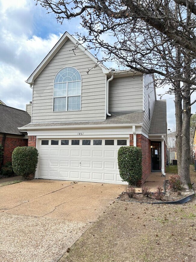 3BD/2.5BA Townhome with fully fenced back ... - 3BD/2.5BA Townhome with fully fenced back ...