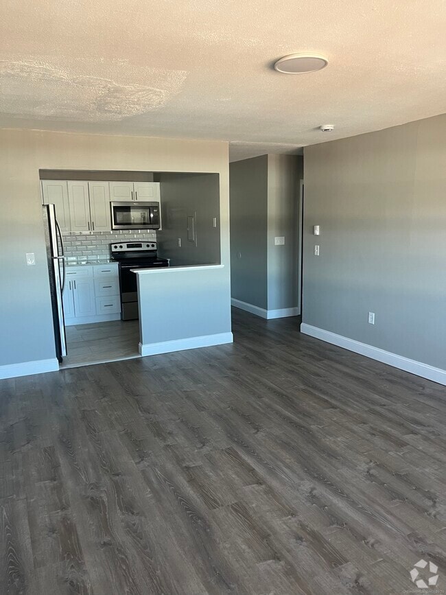 Building Photo - 114 Elizabeth St Unit 118-C5 Rental