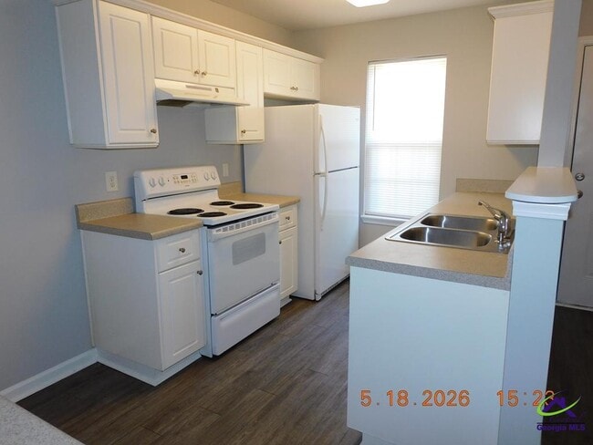 Photo - 122 Kingston Village Dr