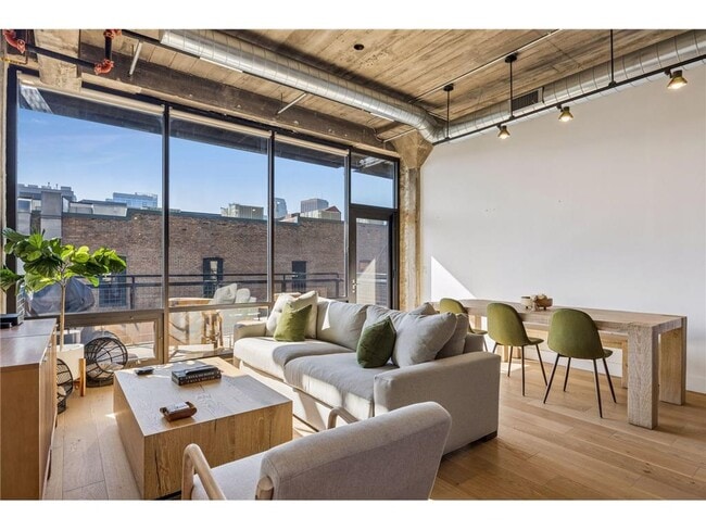 Photo - 618 N Washington Ave