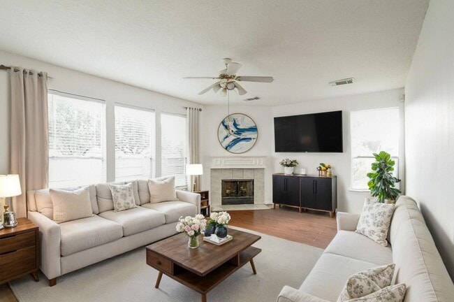 Photo - 1702 River Trail