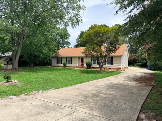 Photo - 1408 Imperial Dr