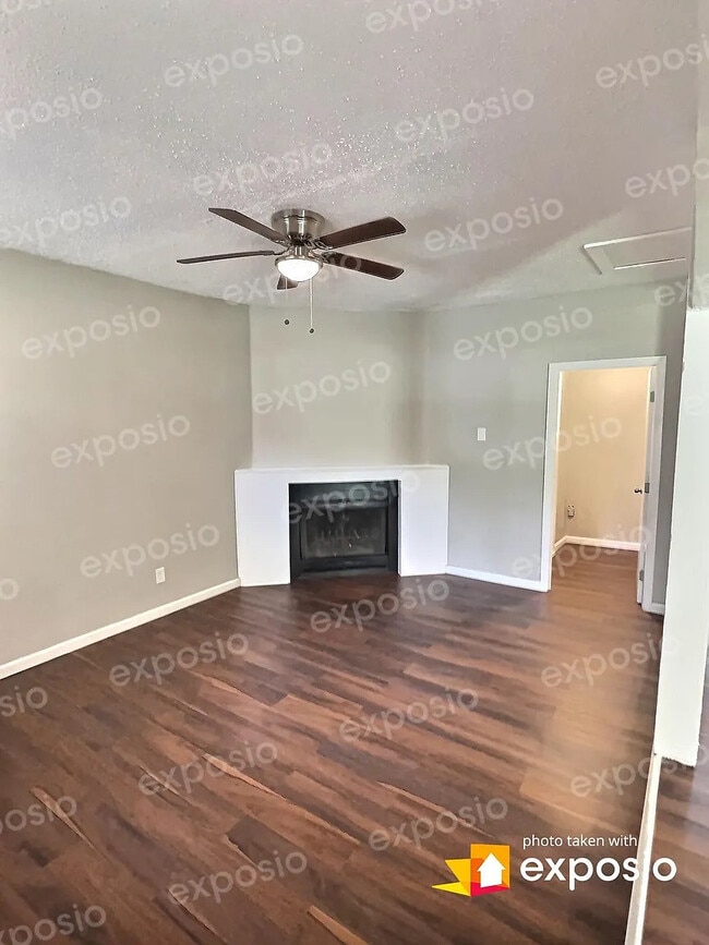 Photo - Room in House on Jeb Stuart Dr