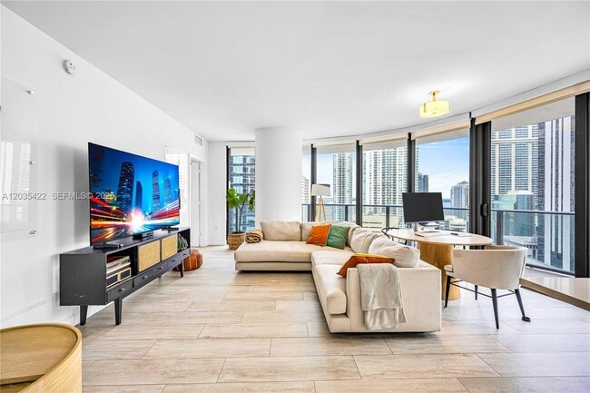 Photo - 45 SW 9th St Unidad 2103
