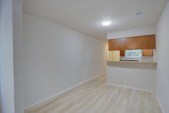 Photo - 1206 Westcott Dr Unit #B