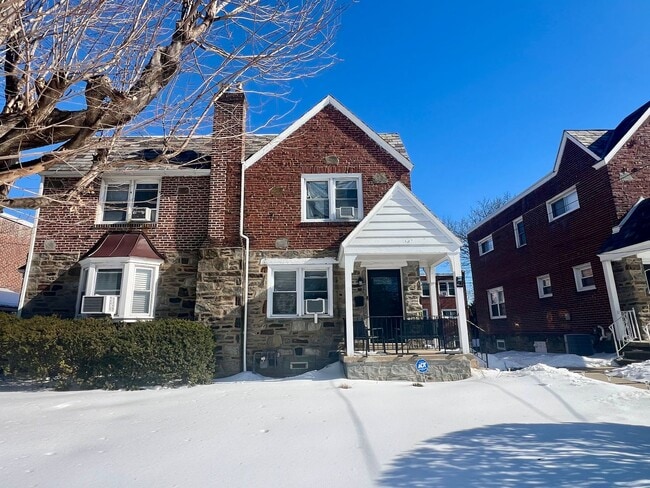 Building Photo - Stunning 3-Bed Twin Home in Lansdowne! Available May 1st!