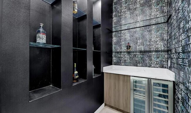 Photo - 2704 W Hatfield Ave