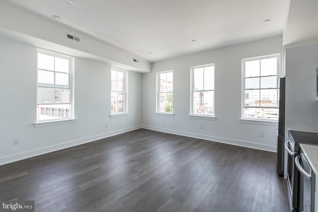 Building Photo - 813 N Broad St Unit 408