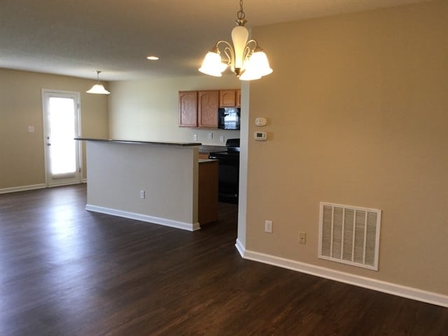 Photo - 4660 Amesbury Pl