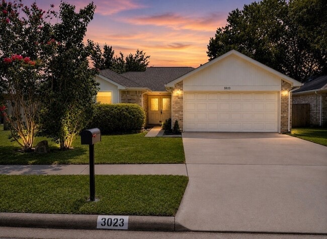 Photo - 3023 Garden Ln