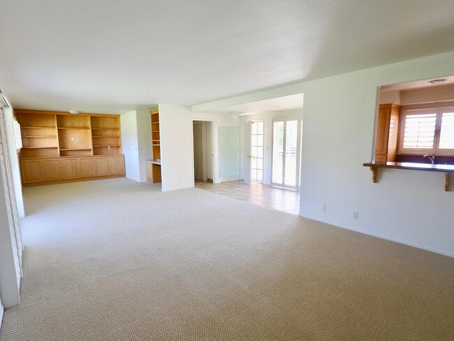 Building Photo - 5796 Encina Rd Unit 6