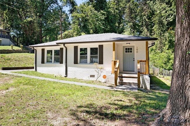 Photo - 190 Childs Dr NW