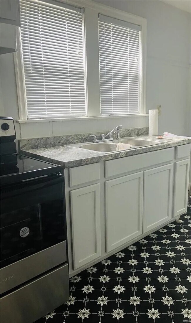 6531 Leschen Ave House House Rental in St. Louis, MO