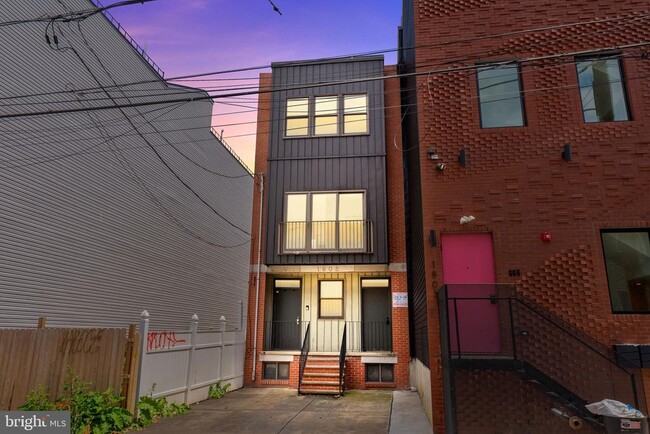Photo - 1805 N 18th St Townhome