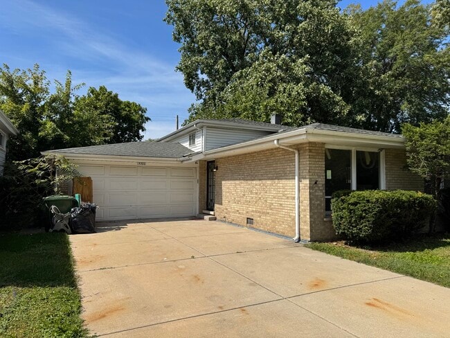 Building Photo - 15300 Harper Ave Rental