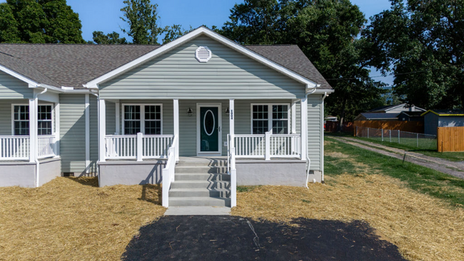 Photo - 1004 Ivanhoe Ave Townhome