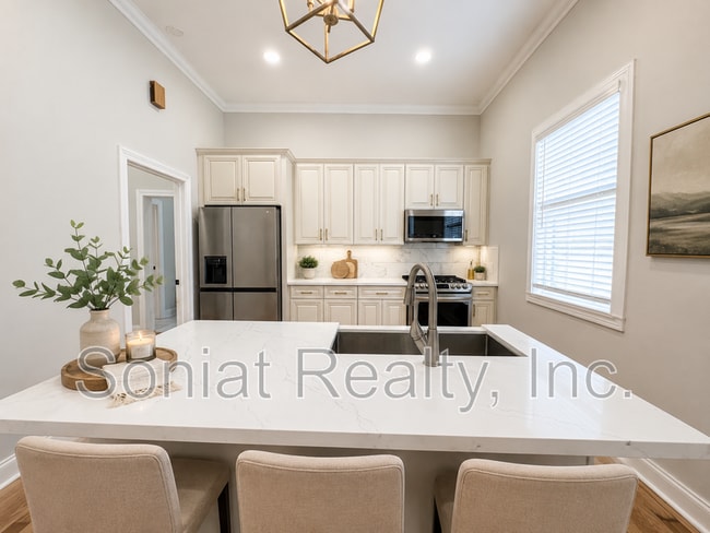 Photo - 3307 Baudin St