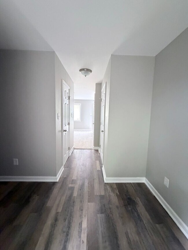 Photo - Newly Renovated 2-Bedroom Townhouse in a Prime Location! Unidad B5