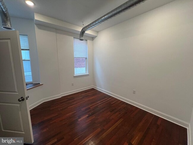 Photo - 3228 W Diamond St