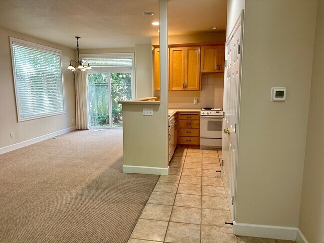 Photo - 1524-1528 Oak St Unit 1524