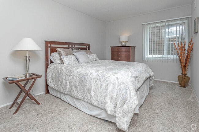 Photo - Essex At Hampton