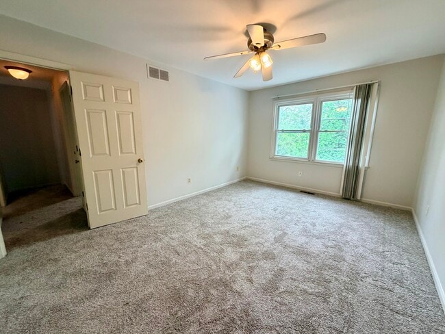 Photo - 1150 Horsemans Ln