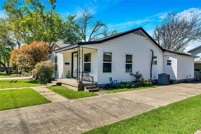 Photo - 5206 Grover Ave