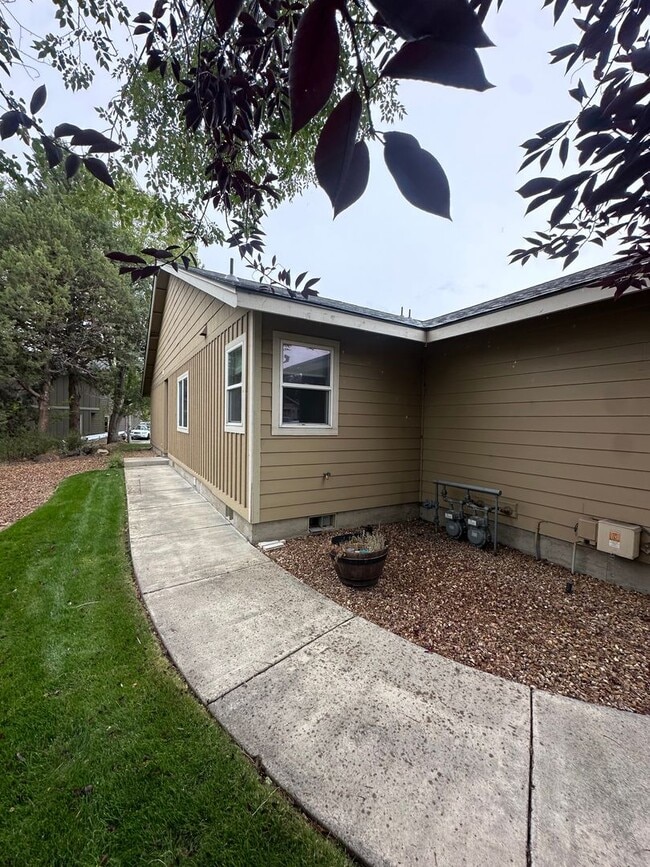 Photo - 858 NE Hidden Valley Dr Unit #1