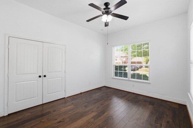 Photo - 135 Deerfield Meadow Dr