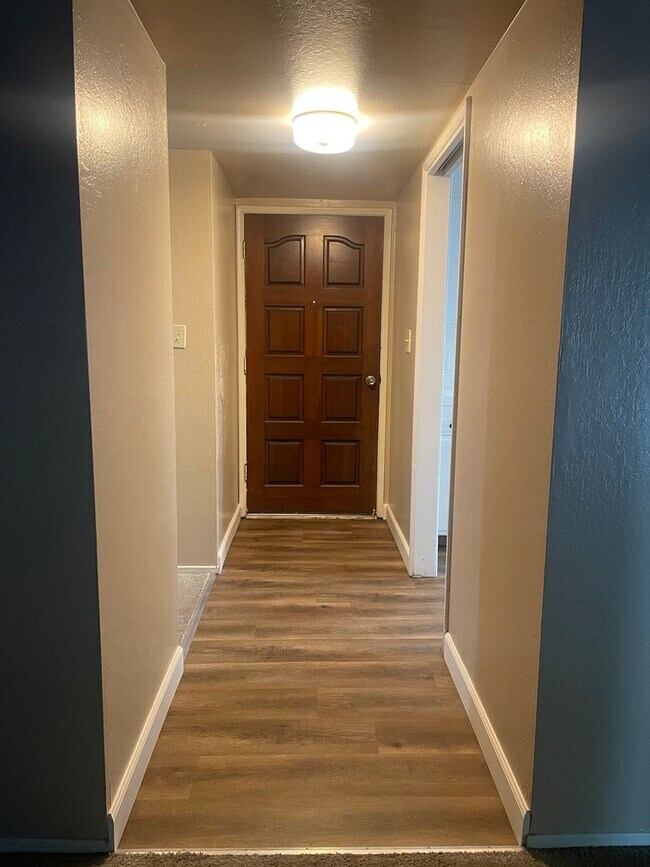 Headliner home. Near schools, shopping & a... House Rental in Fresno